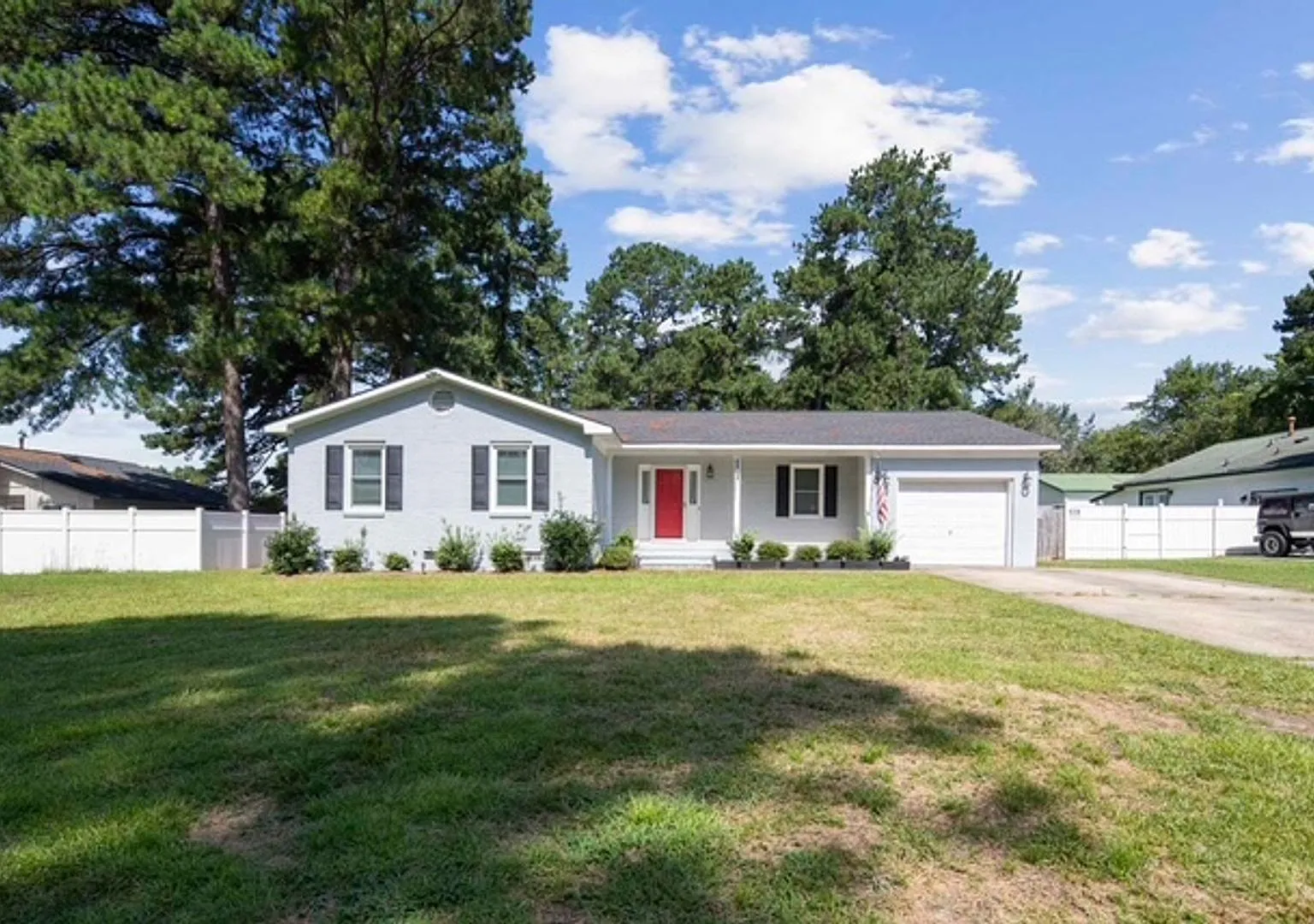 Welcome Home to 2142 Baywater Dr. in Fayetteville, NC! — Photo 1