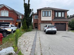 121 Primeau Dr, Aurora, ON L4G 6Z6