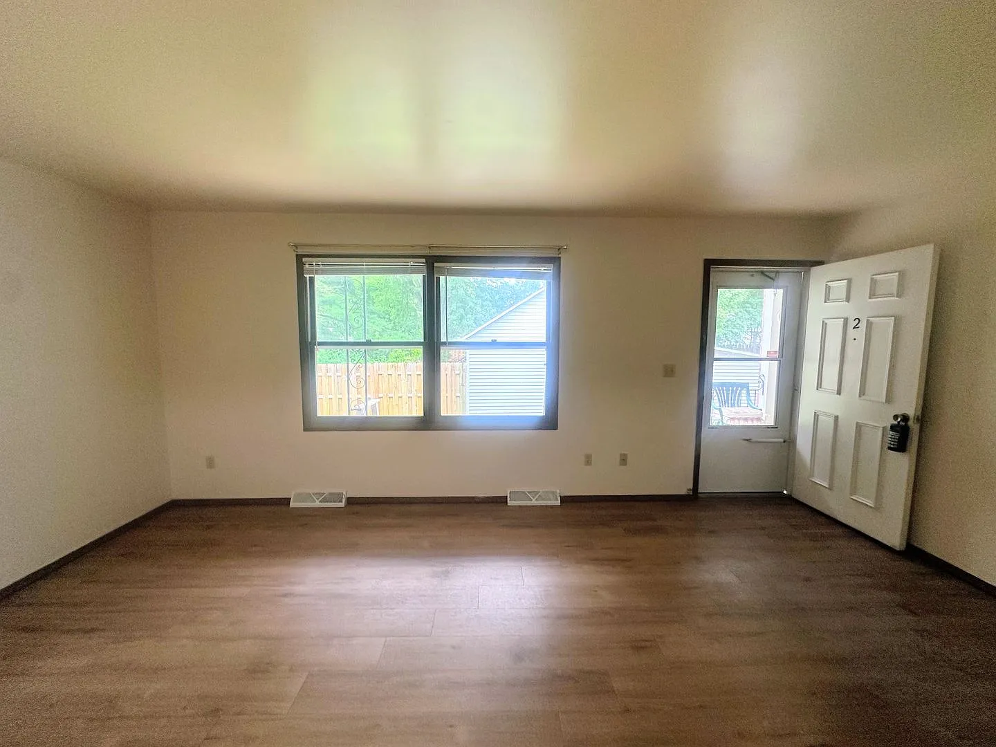 312 S Sawyer St — Photo 3
