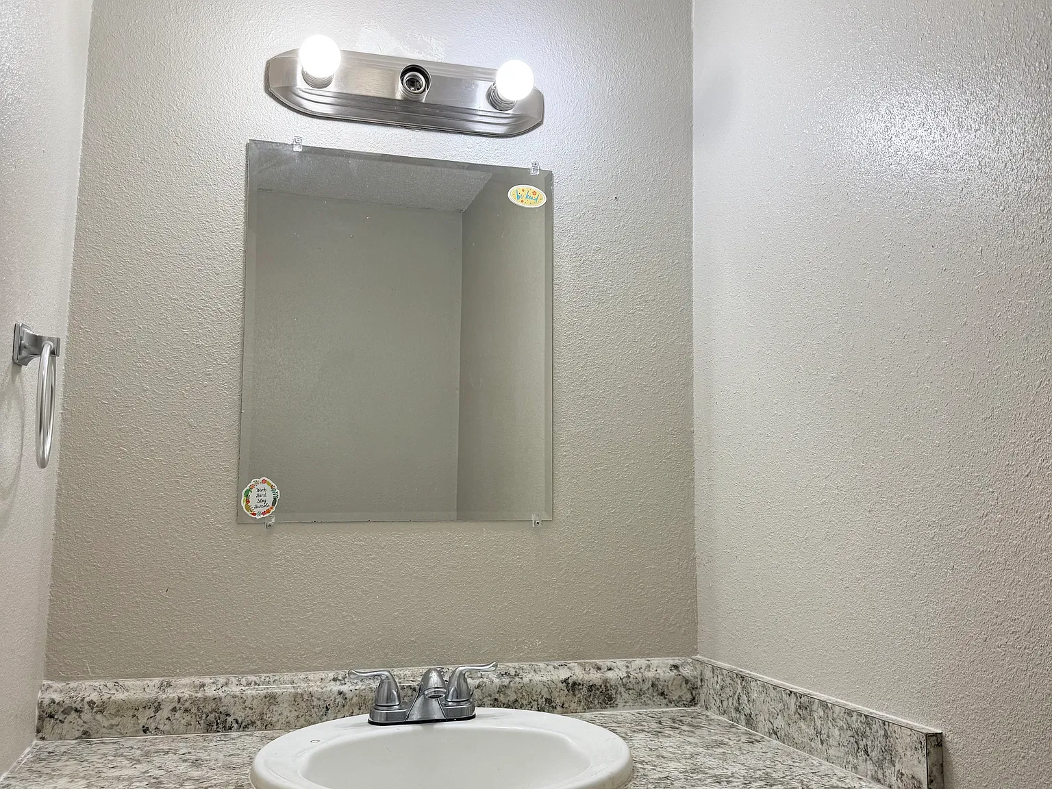 2 bed, 1.5 bath, 1250 sqft, $850 — Photo 2
