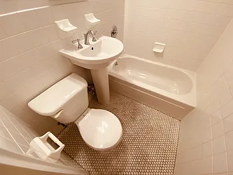 Rented by Metropolis Real Estate of Manhattan