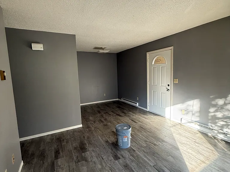 902 N 6th St #14 — Photo 5