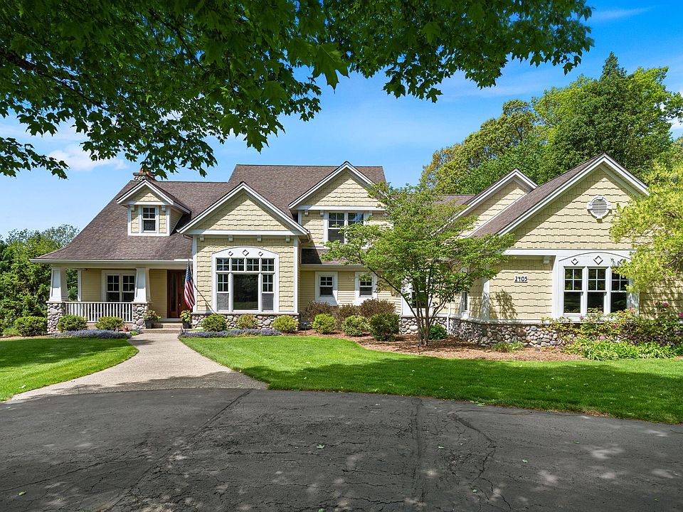 1st image of 2405 Orchid Ct SE