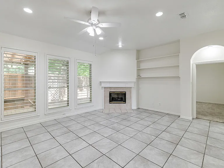 1131 Indy Ct — Photo 12