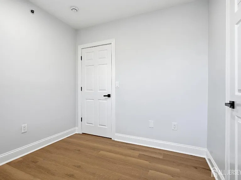 115 Remsen Ave — Photo 32