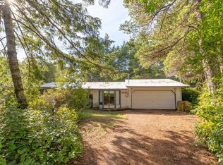 2030 44th St, Florence, OR 97439