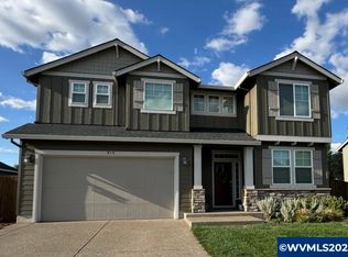 915 Paul St, Mount Angel, OR