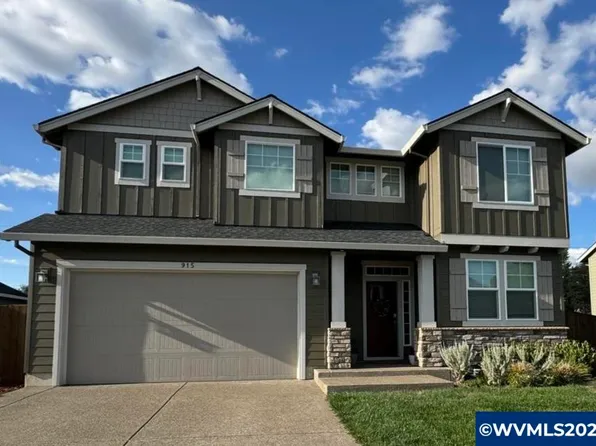 915 Paul St, Mount Angel, OR 97362