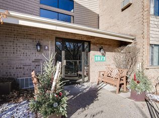 1871 Silver Bell Rd APT 302, Eagan, MN 55122