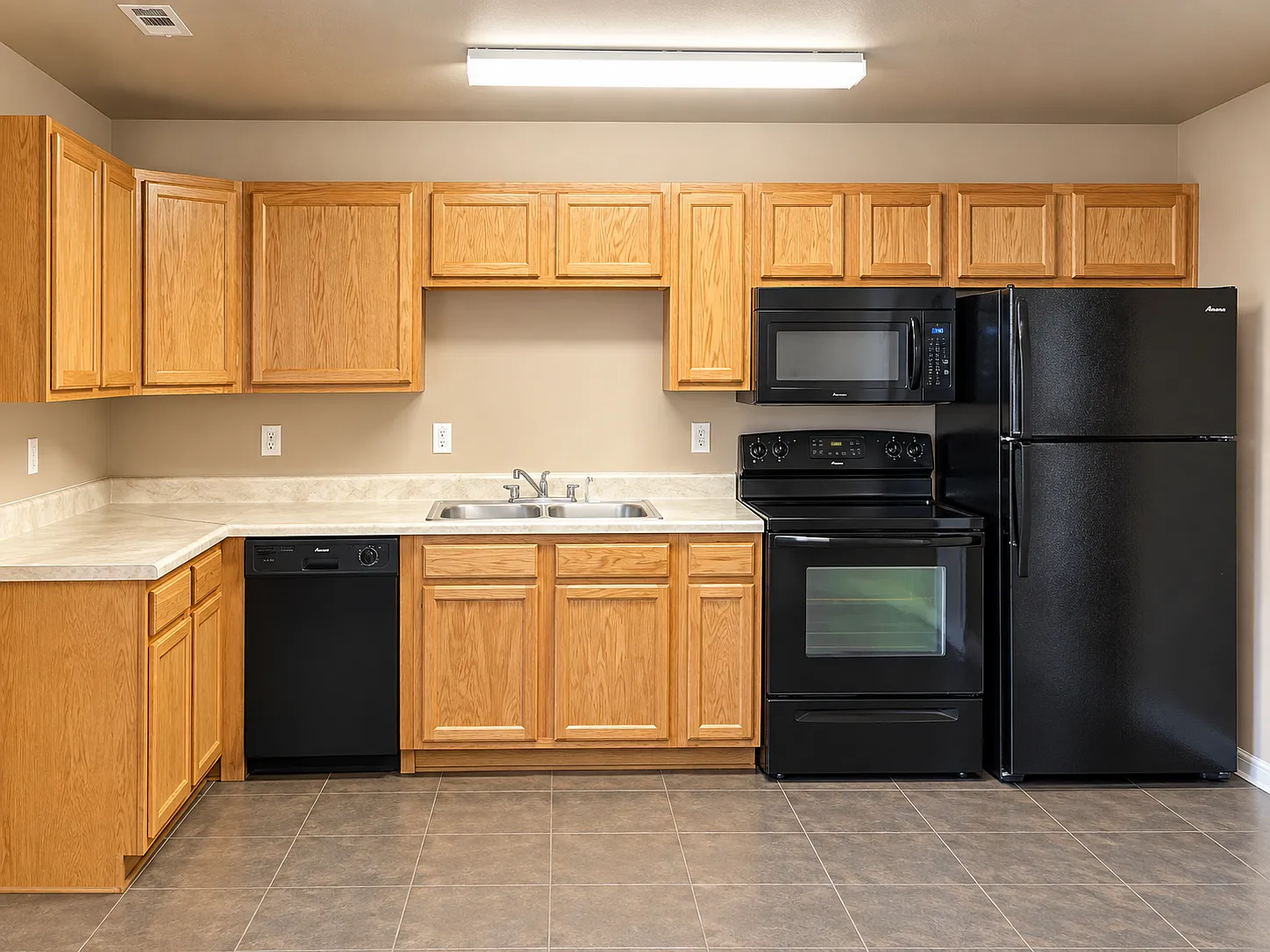 16565 Hunters Ridge Lane - B — Photo 4