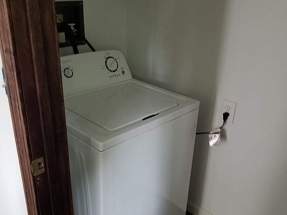 4th image of 123 Lumbard St
