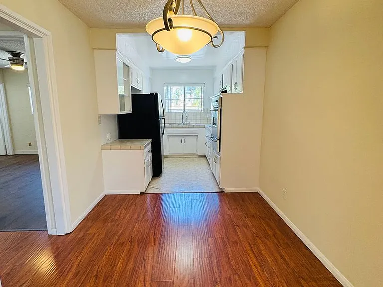1211 N Ogden Dr — Photo 28