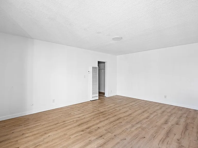 934 Larch St — Photo 9