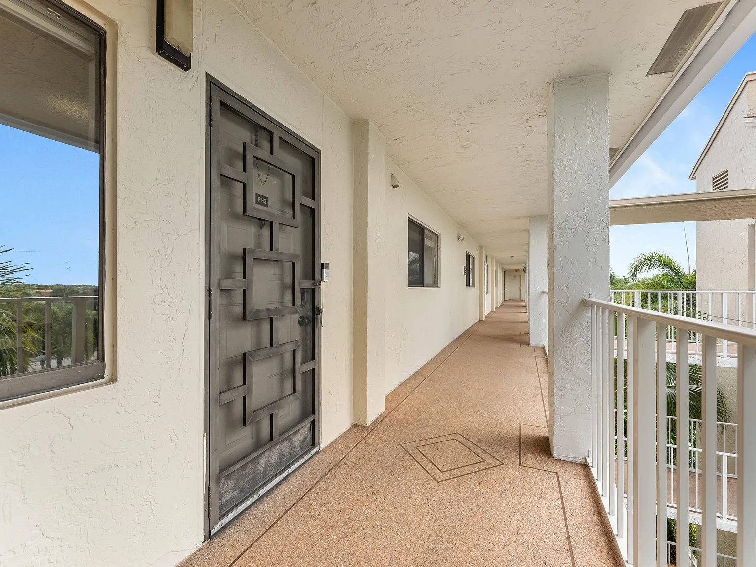 2 bed, 2.0 bath, 1220 sqft, $3,300 — Photo 2
