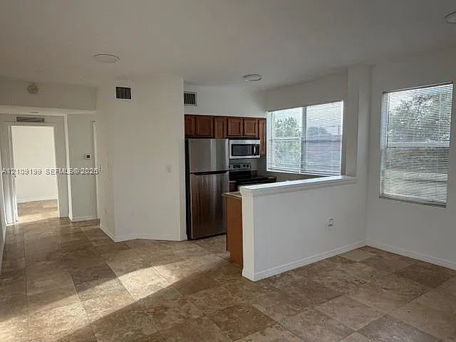 The Manor Condo — Photo 2
