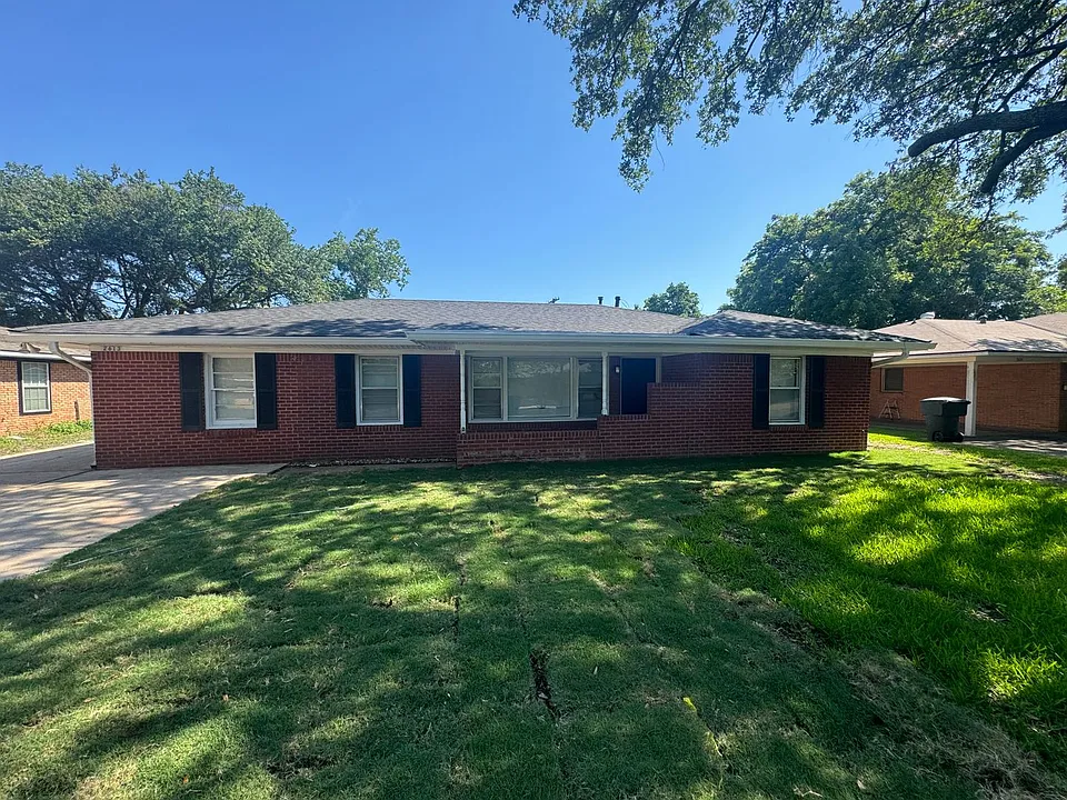 2613 Plantation Dr