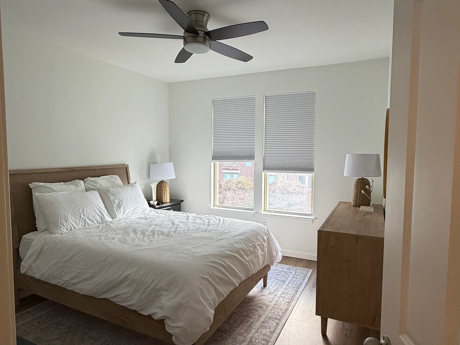 1 bed, 741 sqft, $2,400 — Photo 4