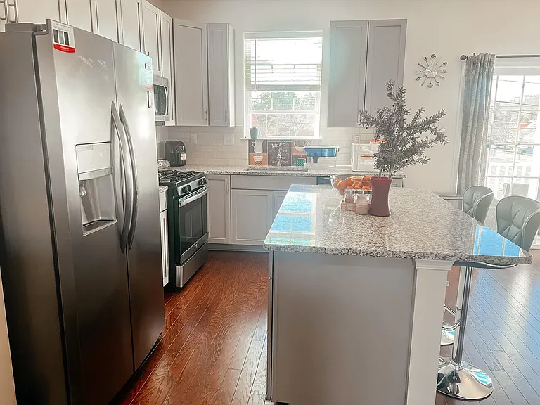 1057 Chapman Cir — Photo 13