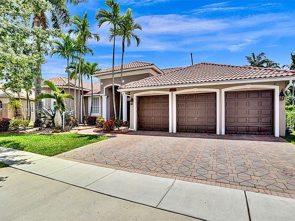 3rd image of 1261 NW 137th Ave
