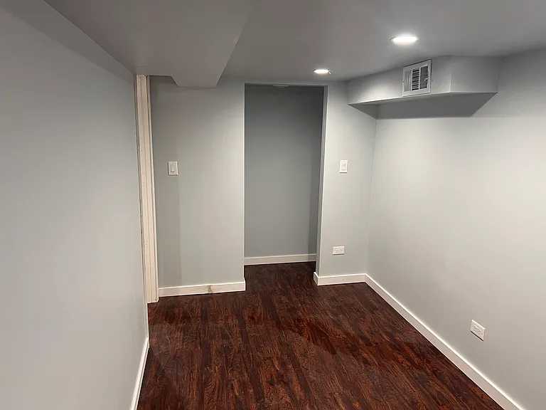 1713 W 18th Pl — Photo 2