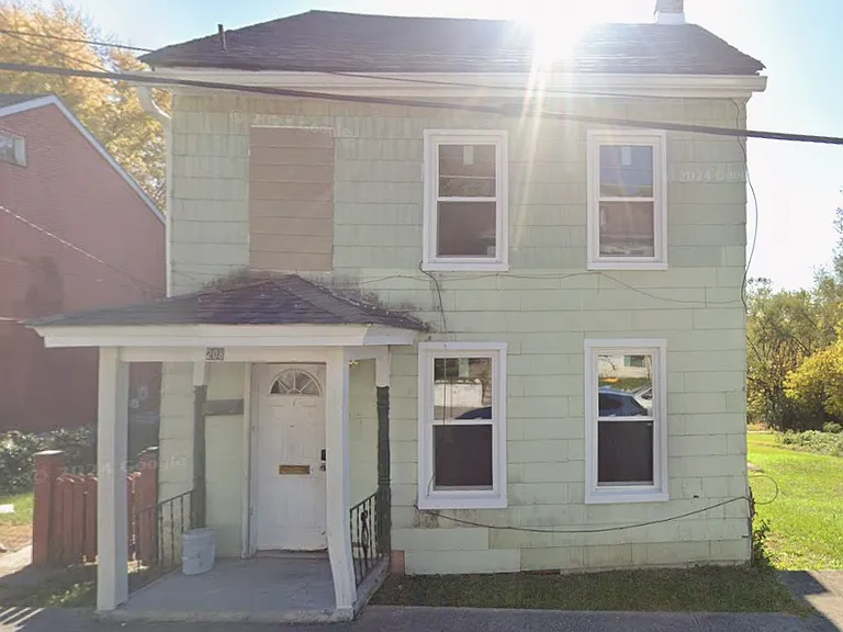 208 E Liberty St — Photo 15
