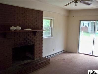 4th image of 616 Wentworth Pl NW