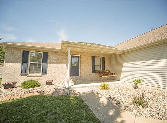 2nd image of 1227 Larkspur Dr