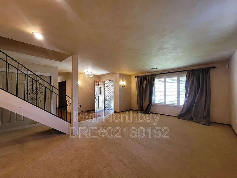 2842 Vista Grande — Photo 3