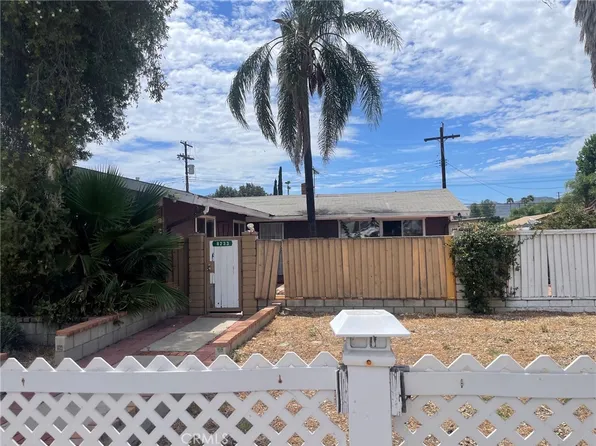 8233 Fallbrook Ave, Canoga Park, CA 91304
