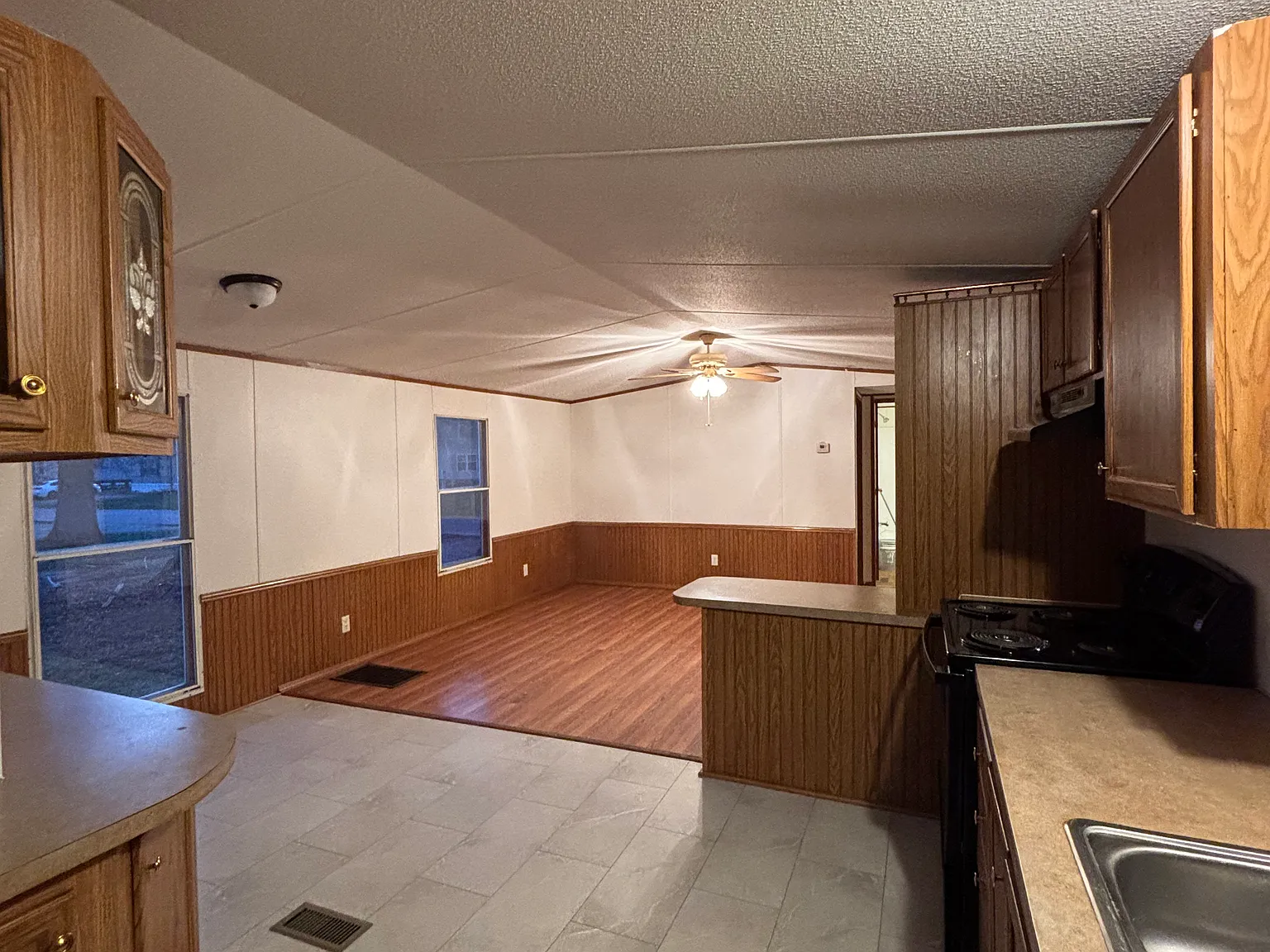 2 bed, 1000 sqft, $850 — Photo 2
