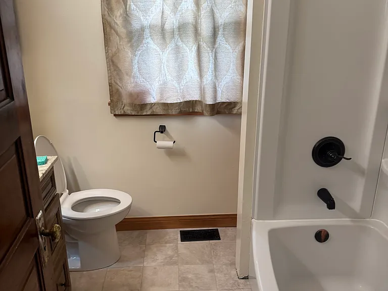 2853 Scottwood Ave — Photo 5