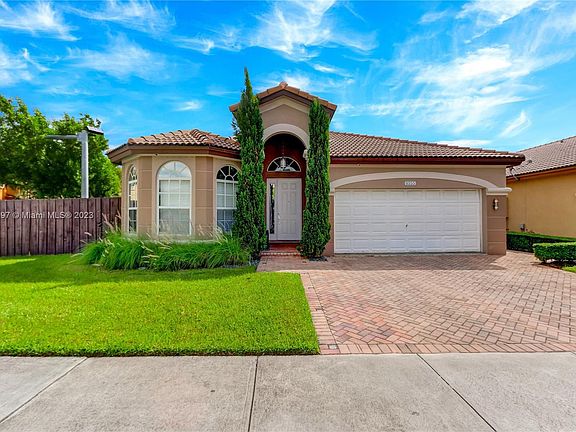 2nd image of 8555 NW 111th Ct