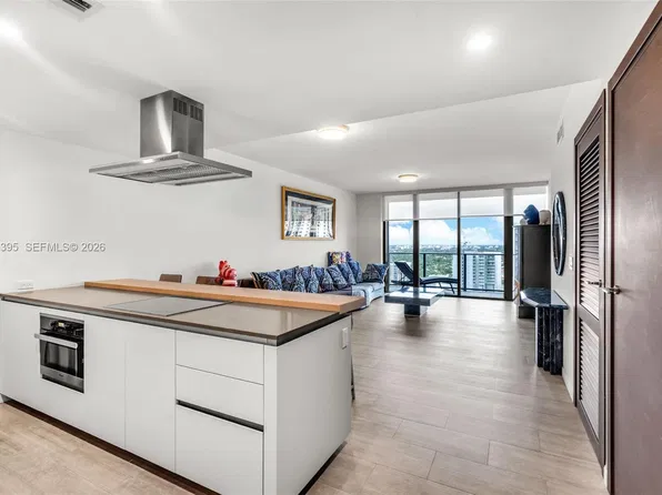 1000 Brickell Plz, Miami, FL