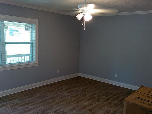 4th image of 337 McLeod Dr