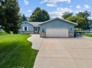 241 Fairview Ct, Slinger, WI 53086