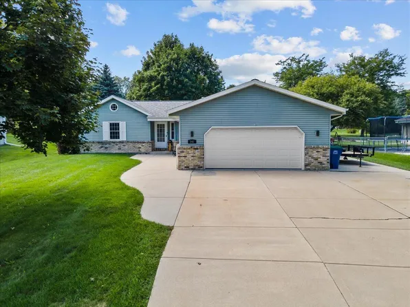 241 Fairview COURT, Slinger, WI 53086