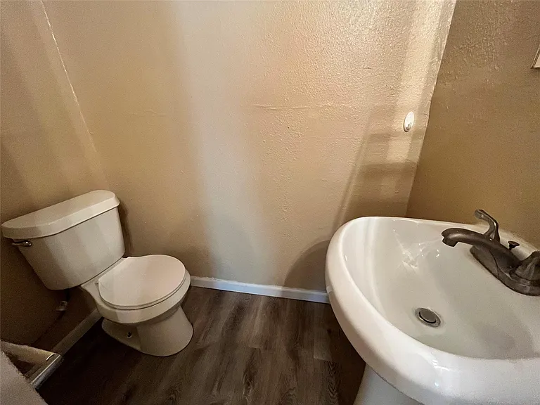 10235 Algiers Rd #2 — Photo 11