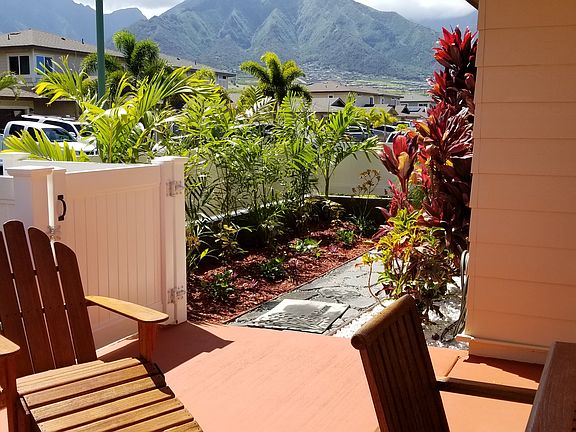 Looking West to Pu?u Kukukui