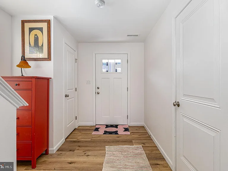 8152 Lenker Dr — Photo 6