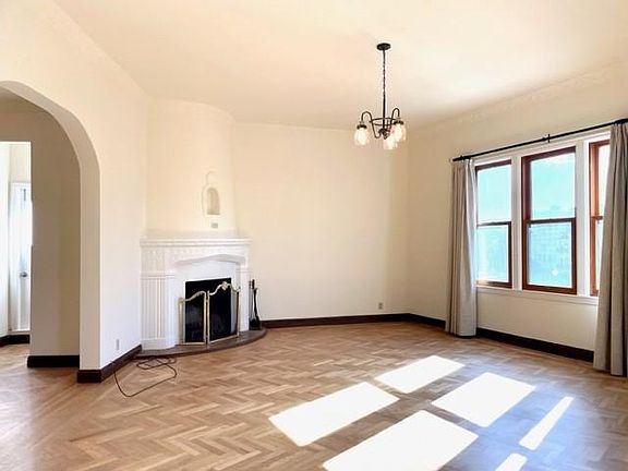 5th image of 1796 Beach St