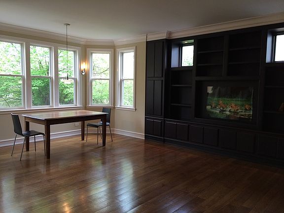 4th image of 1240 Hinman Ave