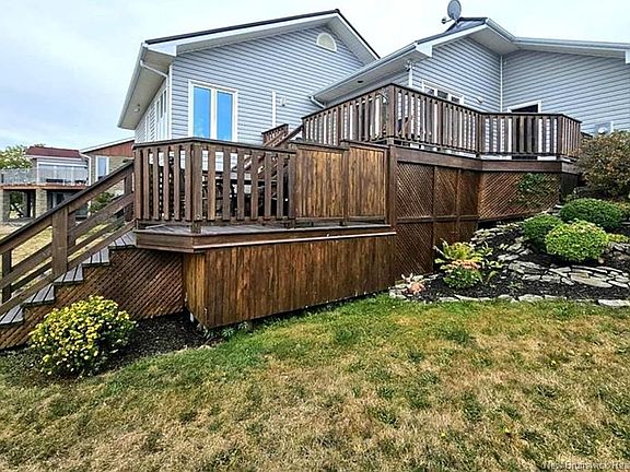4th image of 1295 Riverside Dr