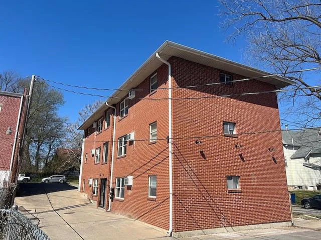 2 bed, 1.5 bath, 600 sqft, $1,150 — Photo 2
