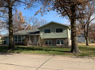 410 N Clark Ave, Sutton, NE 68979