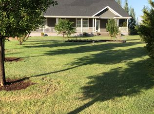 22134 8 Rd, Plains, KS 67869