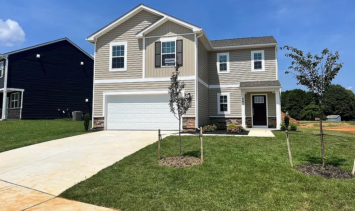 4 bed, 1906 sqft, $3,300 — Photo 1