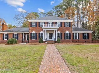 201 Williamsburg Dr, Greenville, NC 27858