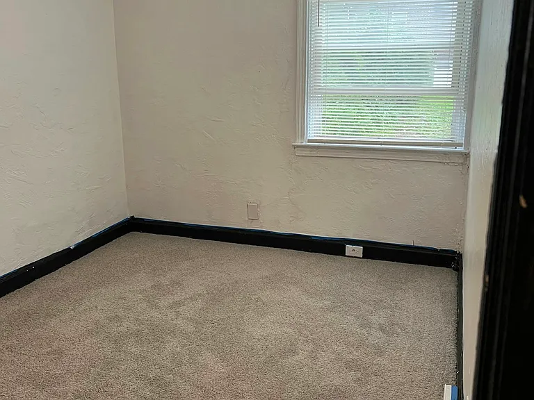 399 E Cliveden St #B — Photo 8
