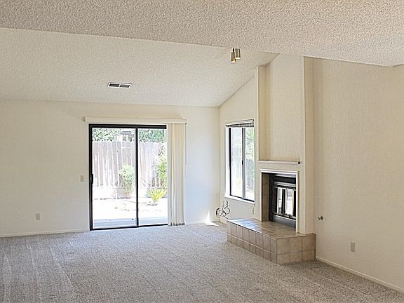5th image of 1058 E El Paso Ave