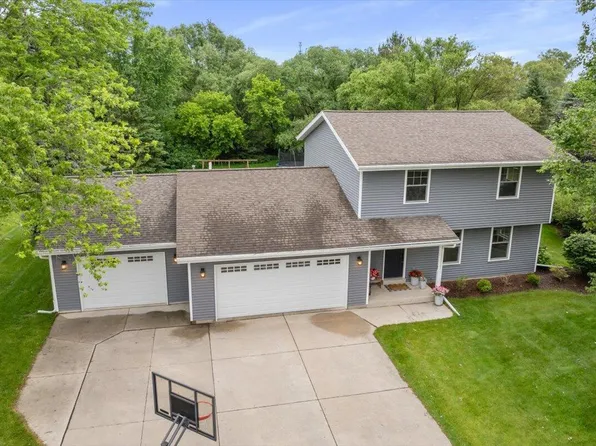 1213 Stonebridge DRIVE, Howards Grove, WI 53083